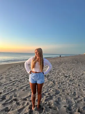 Genevieve 🥀🛸 is LIVE - TikTok LIVE