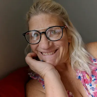 Kayla smith (@selfcare.with.kayla) is LIVE - TikTok LIVE