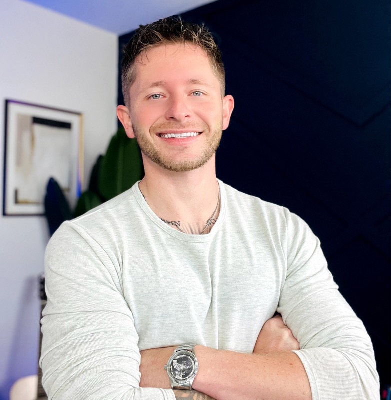 Josh Howerton (@therealjoshhowerton) is LIVE - TikTok LIVE